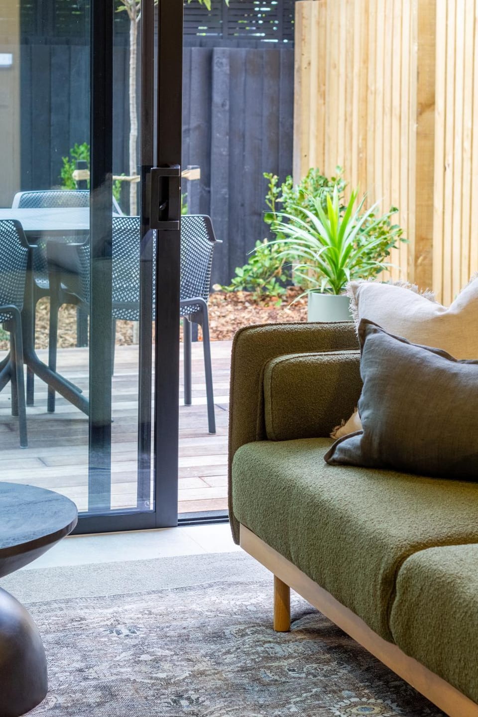 Patio, Day, View (from property/room), Balcony/Terrace, Living room, Decorative detail, Seating area, Dining area