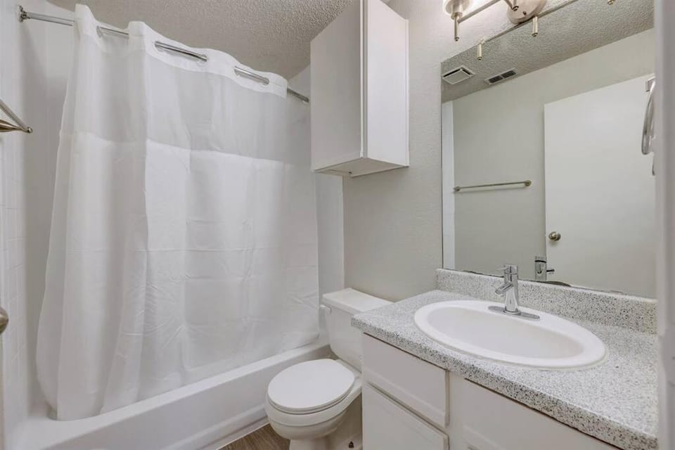 Cushy 2BD Apt Austin Texas Apartment in Jollyville