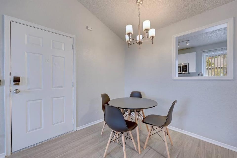 Cushy 2BD Apt Austin Texas Apartment in Jollyville