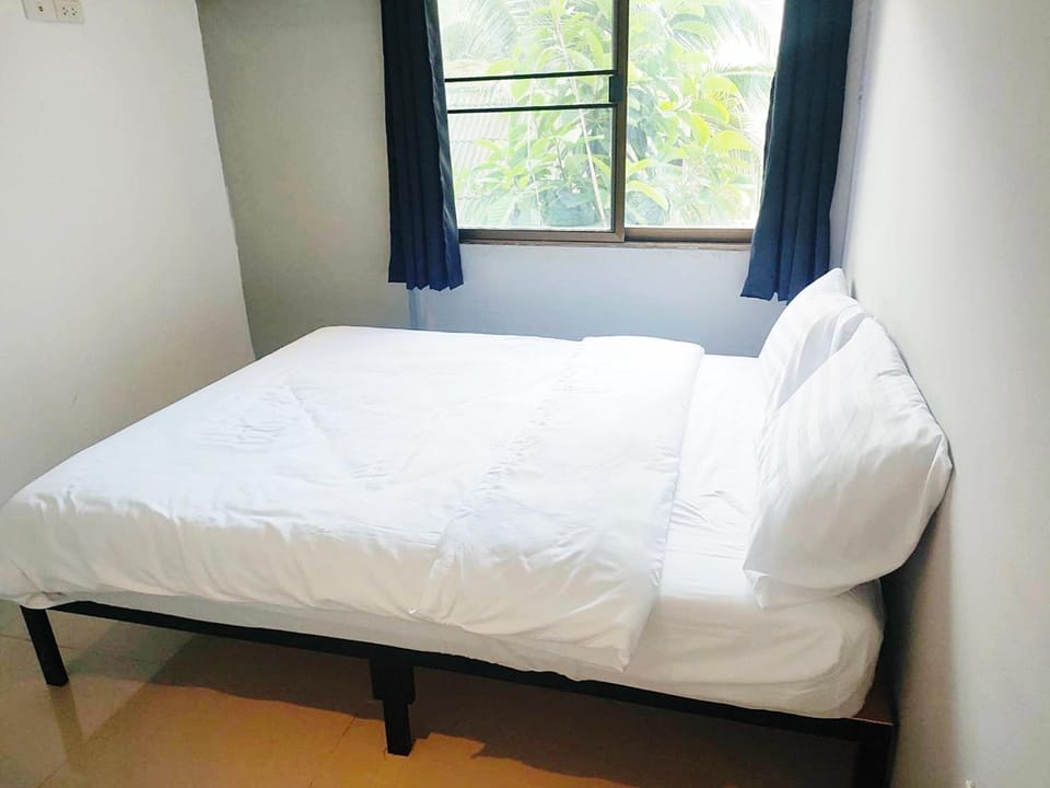 Bed, View (from property/room), Photo of the whole room