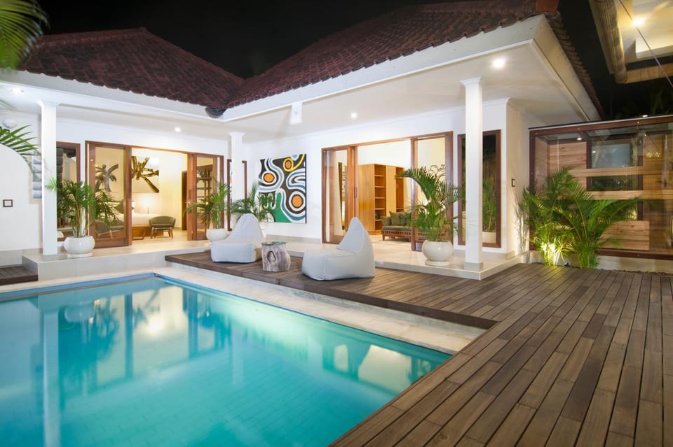 Property building, Swimming pool