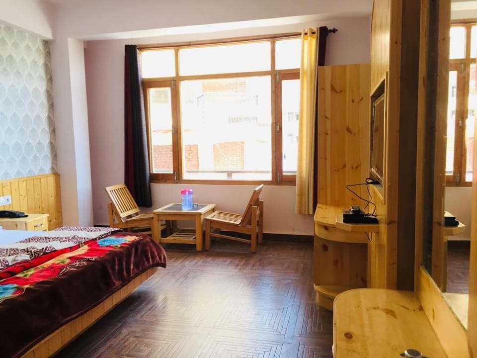HOTEL CORNER RETREAT 2min walking from Mall Road Bed and Breakfast in Manali