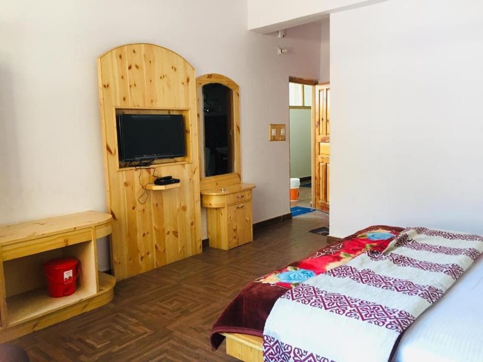 HOTEL CORNER RETREAT 2min walking from Mall Road Bed and Breakfast in Manali