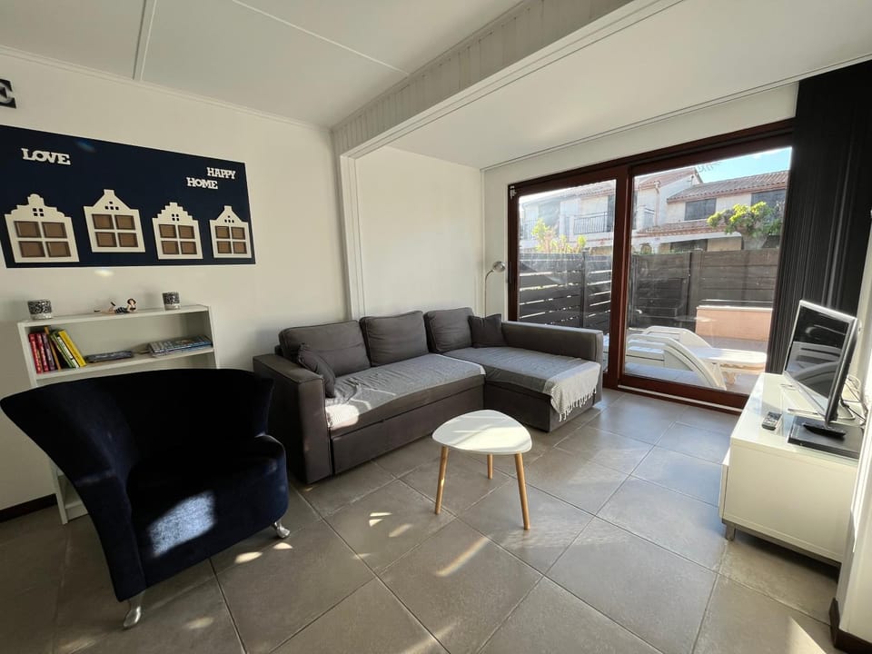 Belle villa d'angle spacieuse semi climatisée, de tout confort dans domaine PORTES DU SOLEIL, ACCES PISCINES PAYANT EN SUPPL - 3 chambres, 6 couchages, wifi, 400m de la mer LRPDSJ7 Villa in Portiragnes