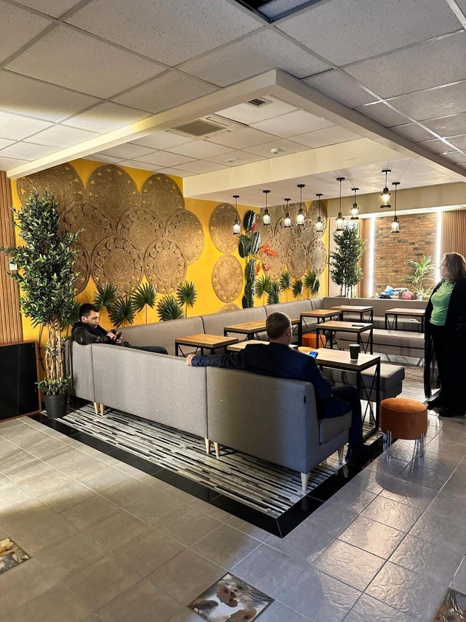 Lounge or bar, Seating area, Area and facilities