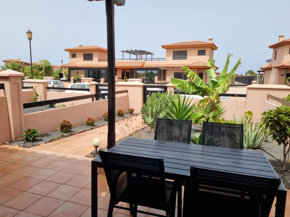 Patio, Dining area
