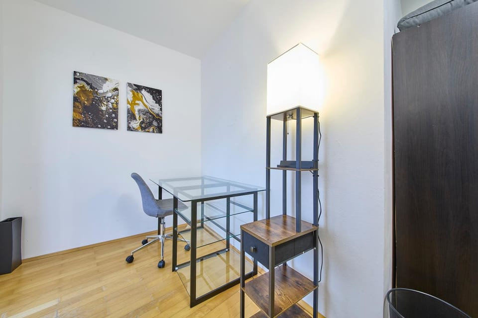Seating area, Bedroom