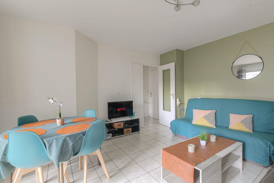 Fonctionnel et Calme avec parking gratuit Apartment in Villeurbanne