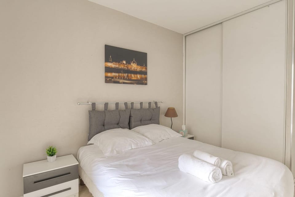 Fonctionnel et Calme avec parking gratuit Apartment in Villeurbanne