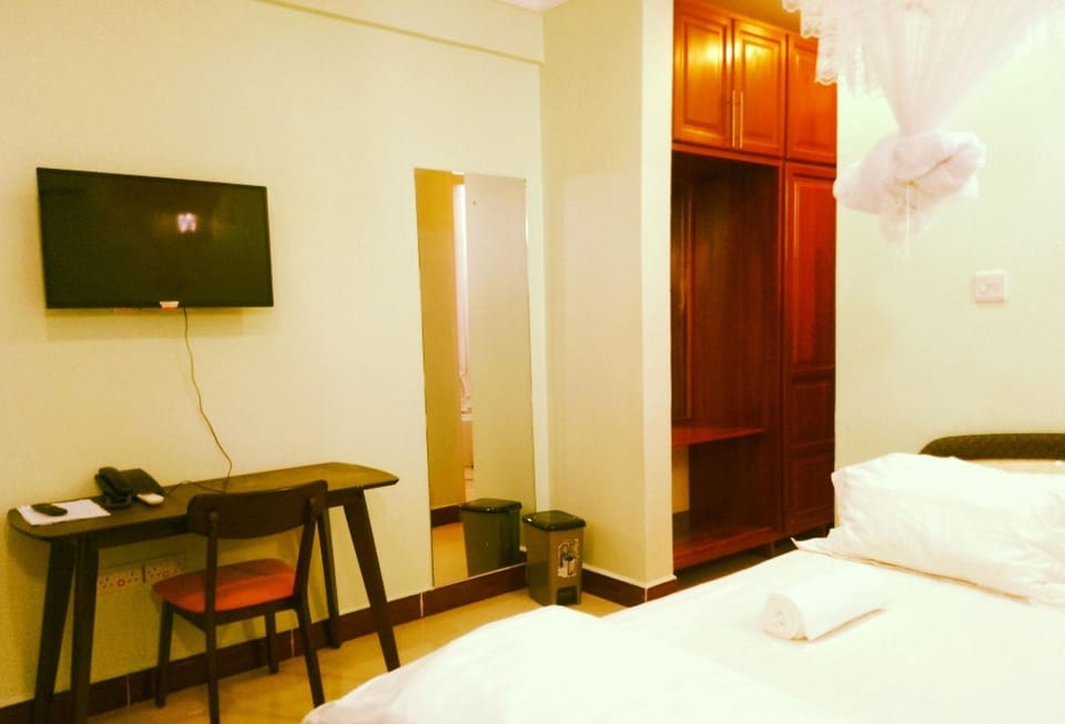 Bed, TV and multimedia, Photo of the whole room, Bedroom, hair dresser, wardrobe