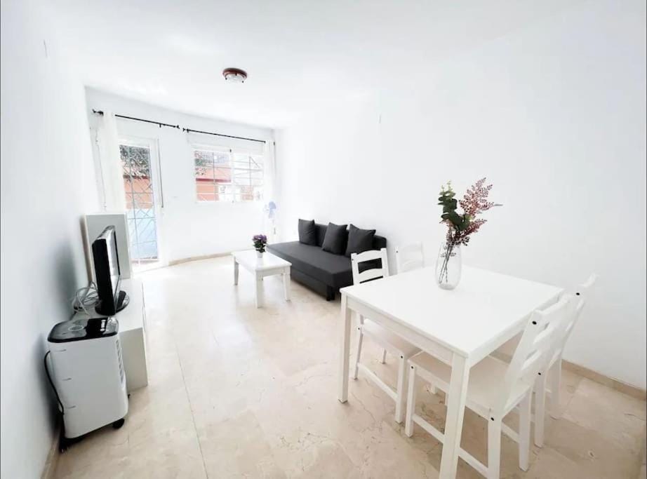 HC2 - Fuengirola Beach Apartment Apartment in Fuengirola