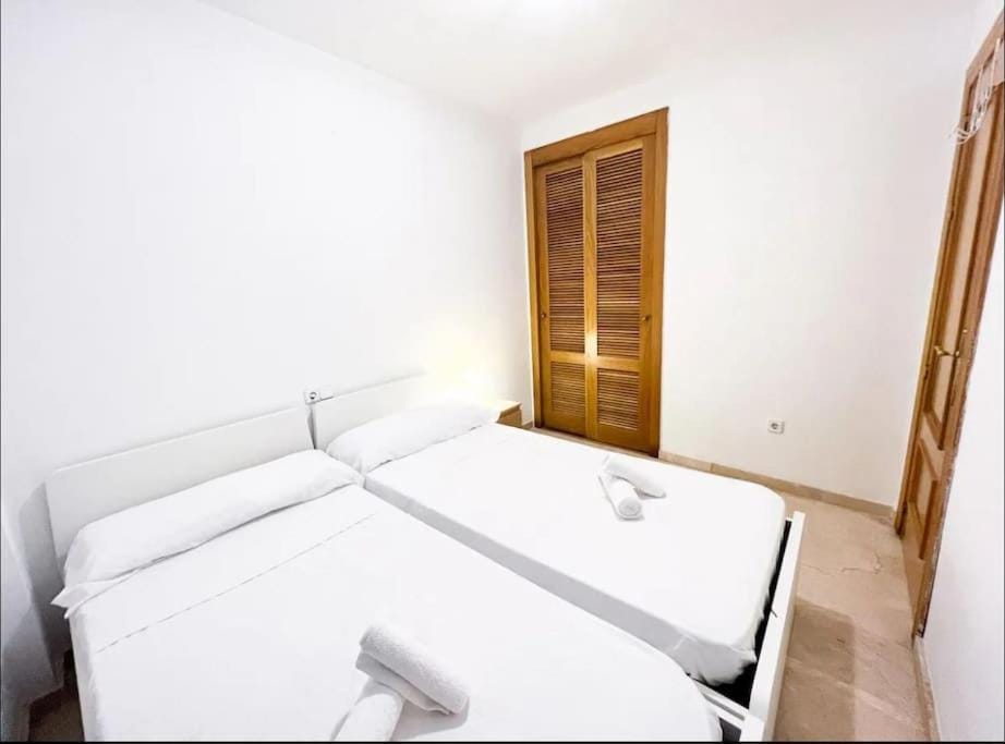 HC2 - Fuengirola Beach Apartment Apartment in Fuengirola