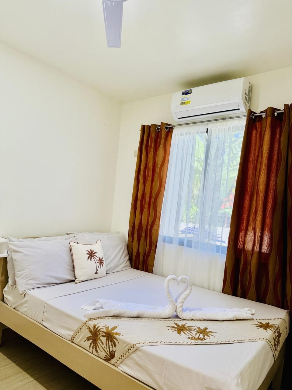 Bed, Bedroom, air conditioner