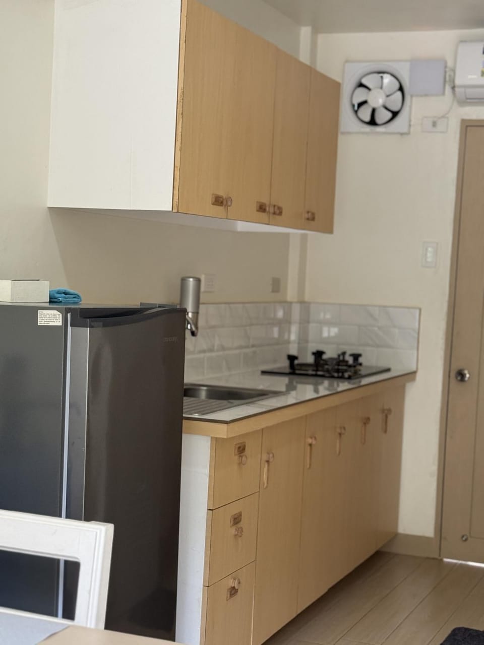 Kitchen or kitchenette, stove, kitchen