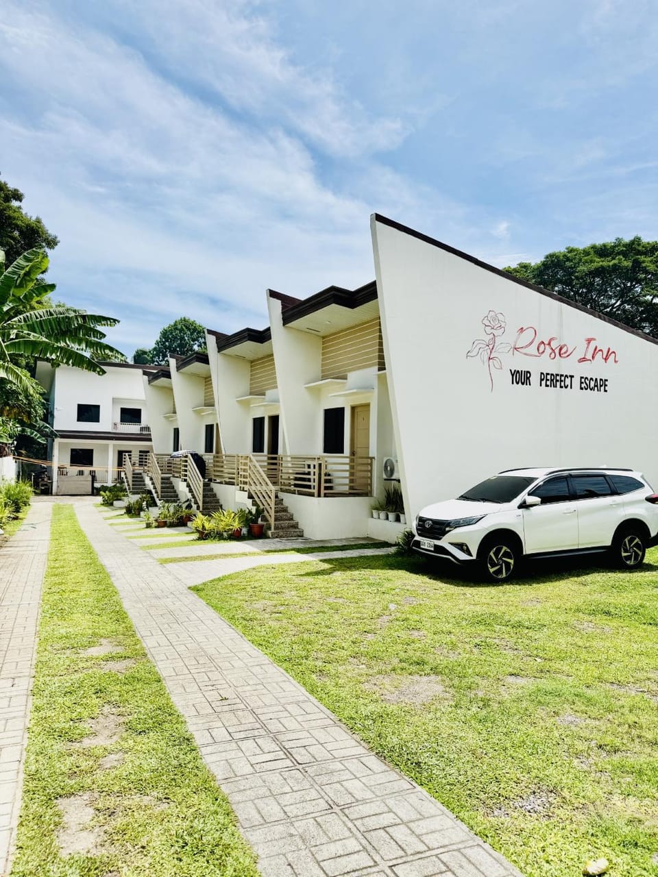 Property building, Balcony/Terrace, Parking