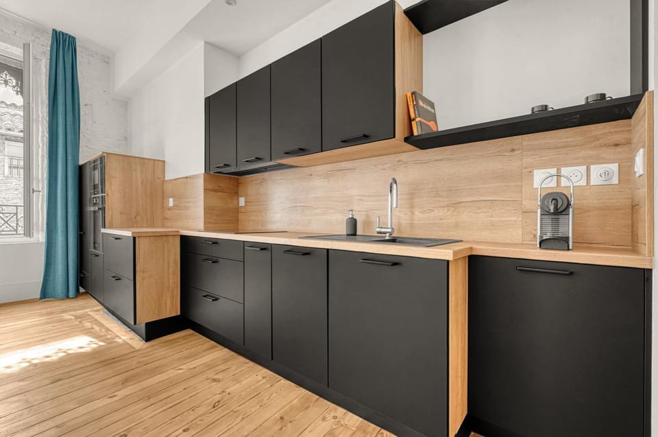 Kitchen or kitchenette