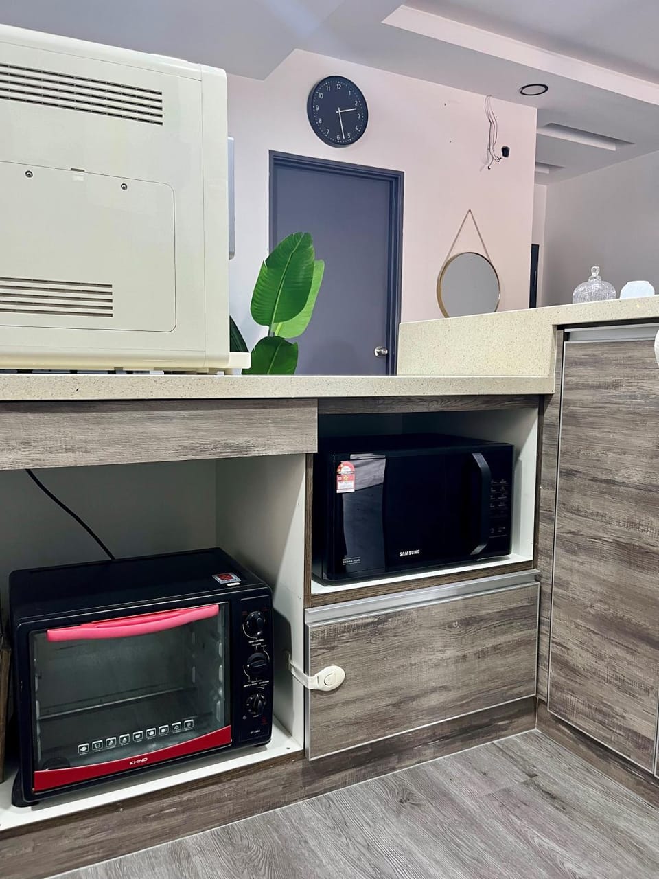 Kitchen or kitchenette, Communal kitchen