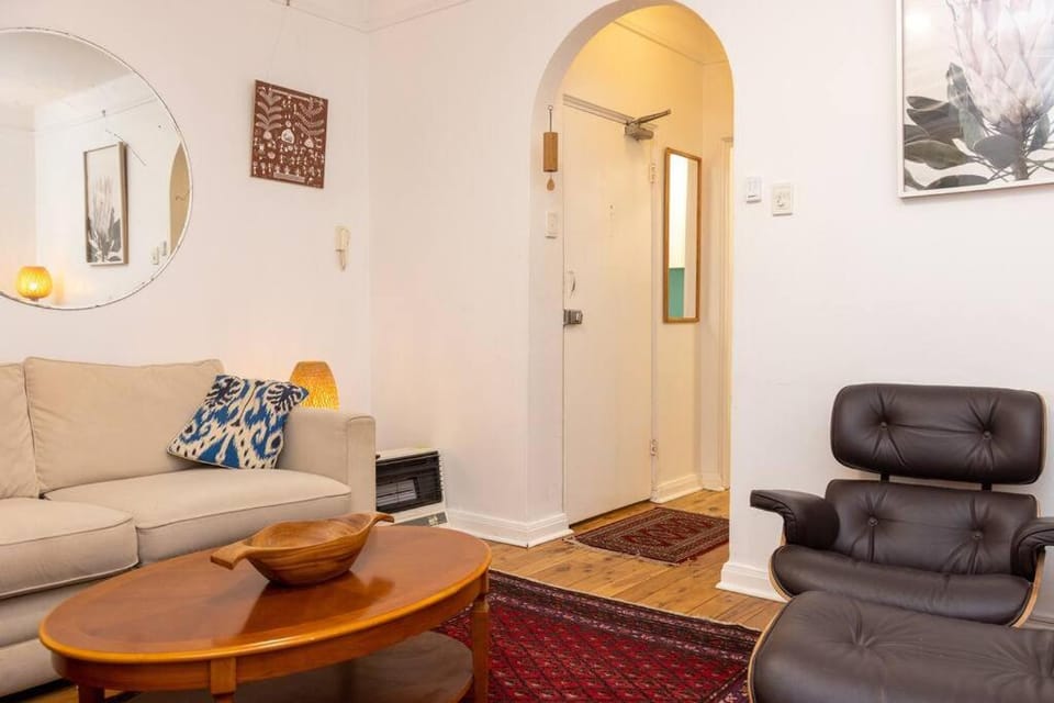 Bondi local garden living 5 mins walk to beach Apartment in Sydney