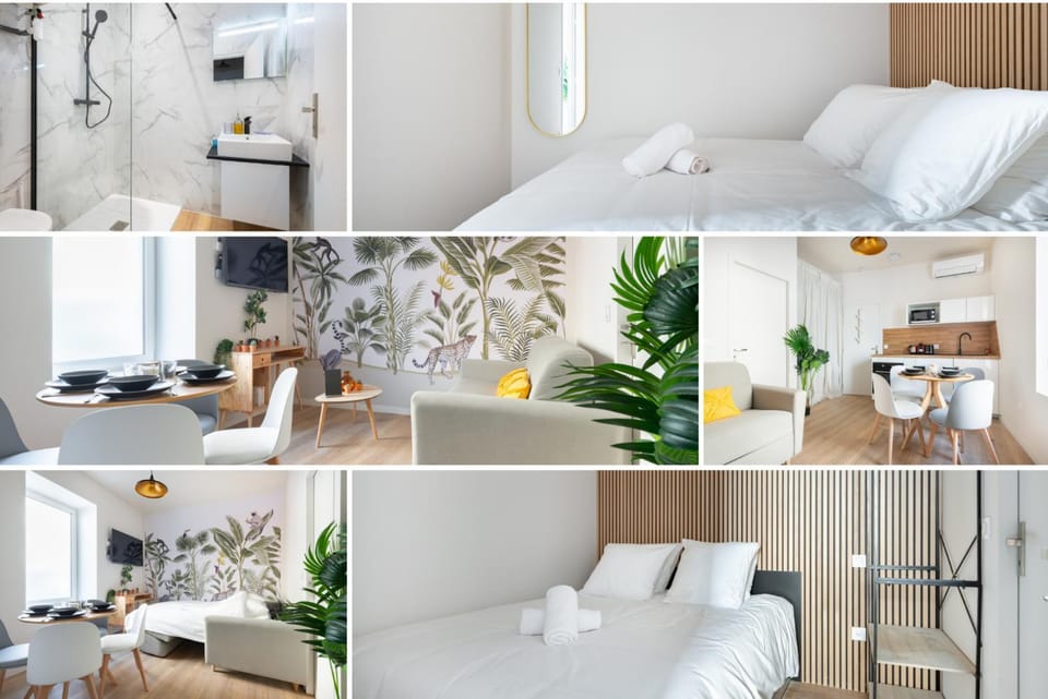 Bed, Photo of the whole room, towels