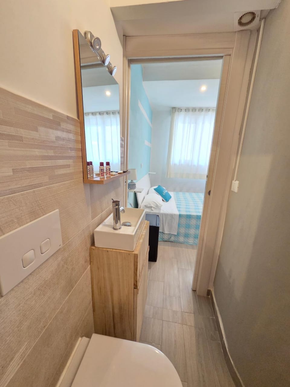 Toilet, Bathroom, bidet, towels