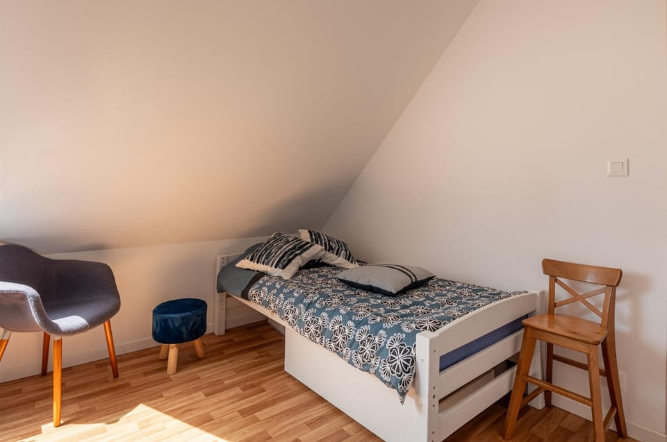 Property building, Living room, Bedroom