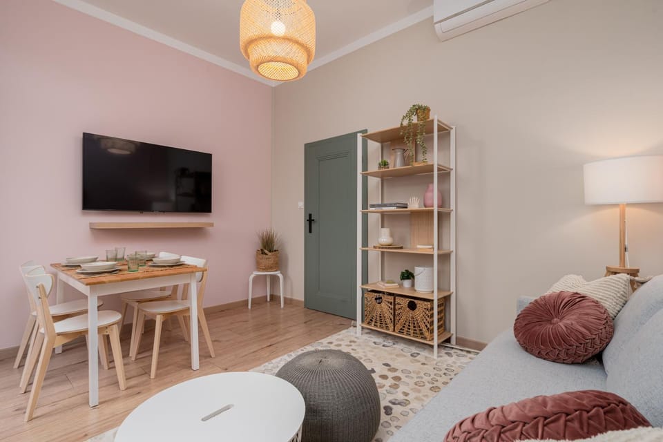 TV and multimedia, Living room, Seating area