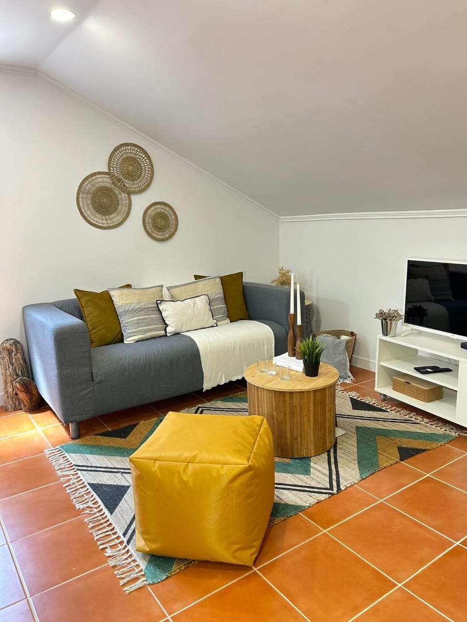 Communal lounge/ TV room, TV and multimedia, Living room