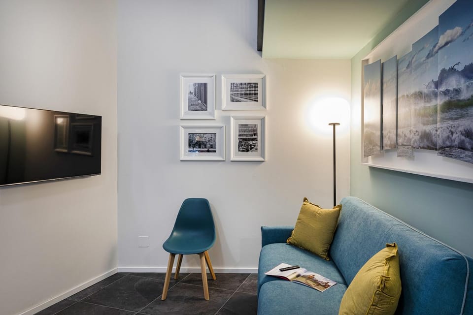Communal lounge/ TV room, Living room