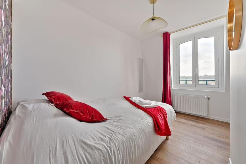 Welcome To The Lola House Apartment in Île-de-France