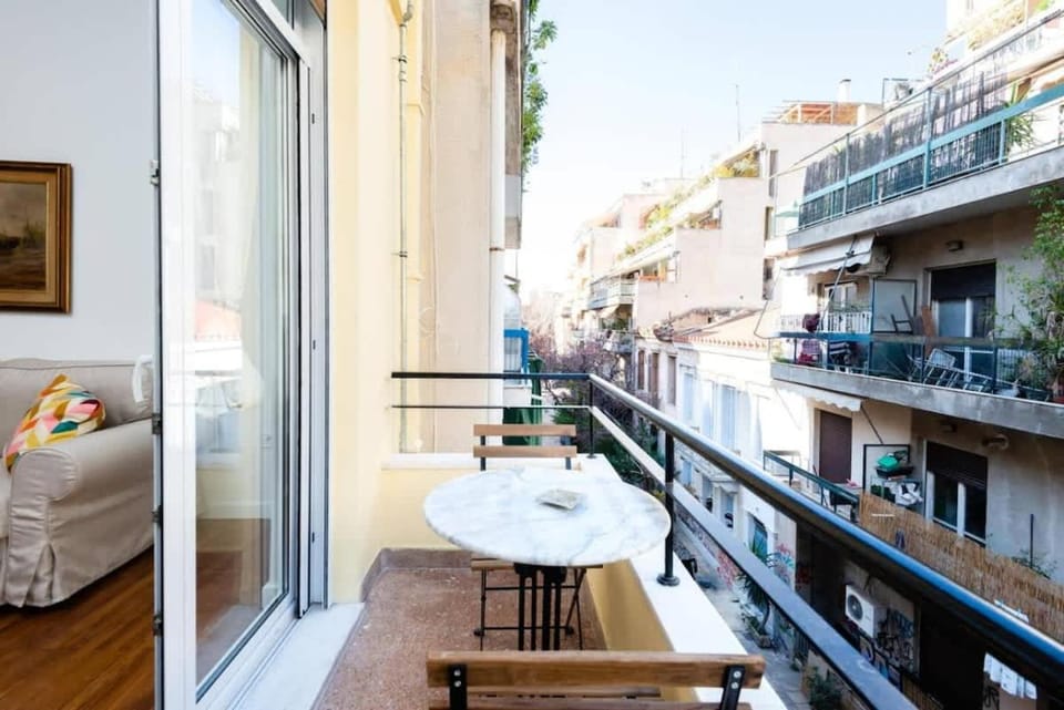 zen peace, exarchia Apartment in Athens