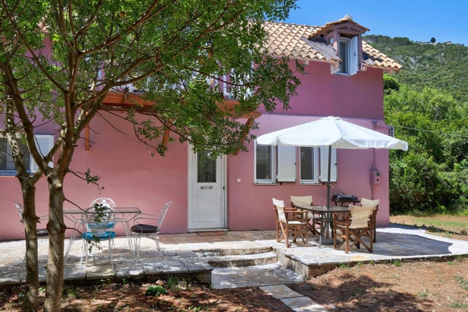 Property building, Patio, Garden, Garden view, sunbed