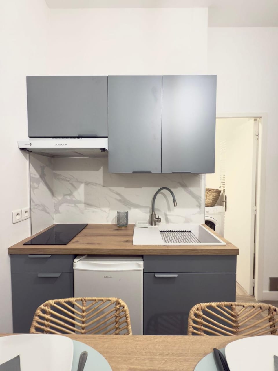 Kitchen or kitchenette