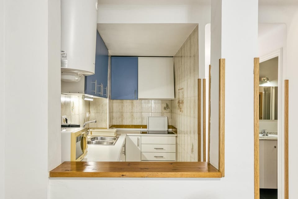 Kitchen or kitchenette, Living room