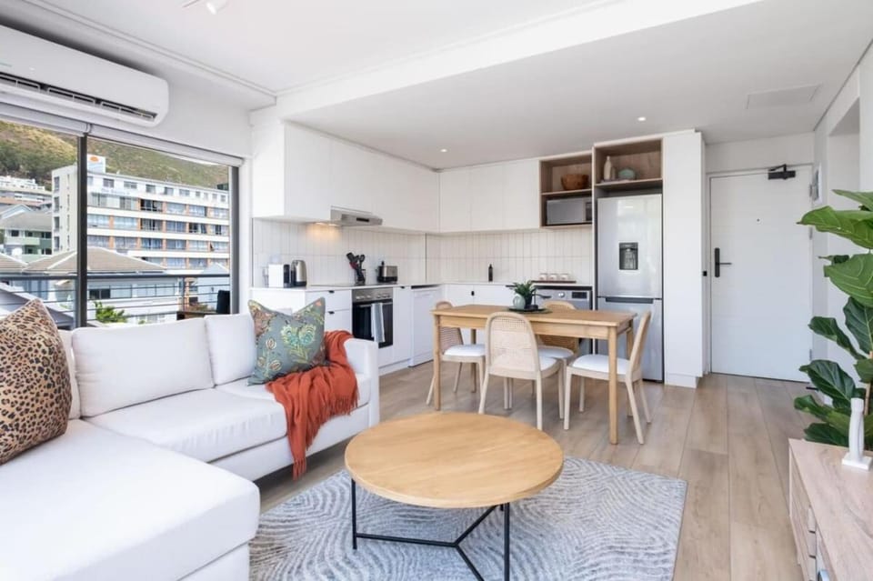 Sea Point Summit View Apartment in Sea Point