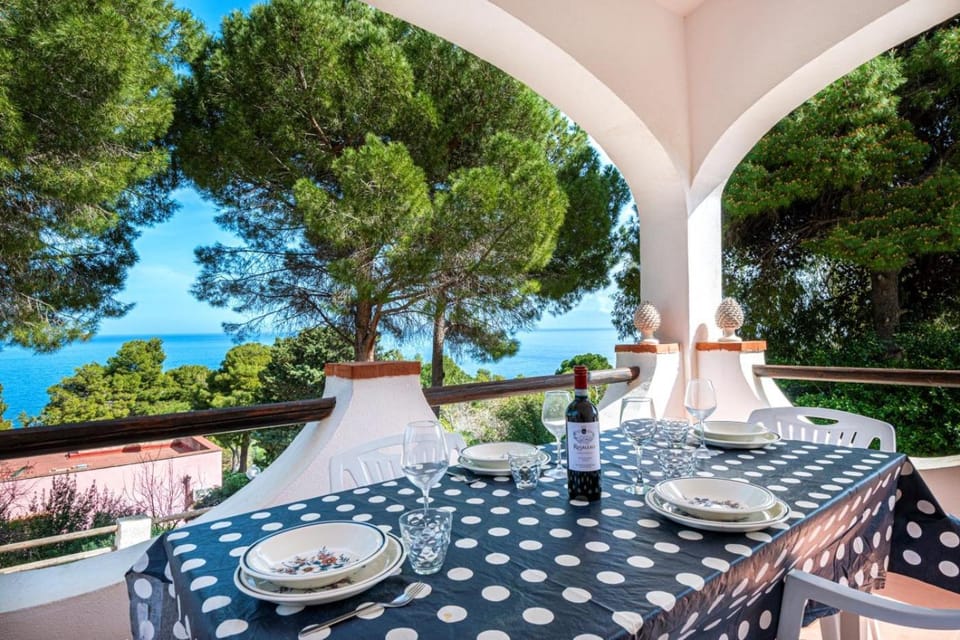 Patio, Day, Natural landscape, Garden, View (from property/room), Balcony/Terrace, Dining area, Garden view, Sea view