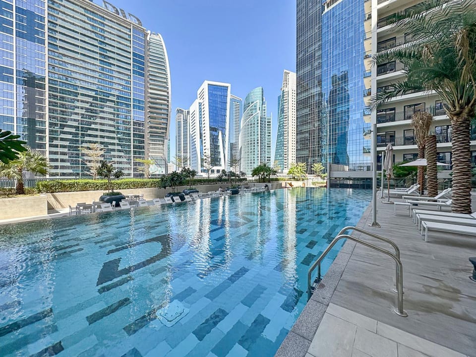 Day, City view, Pool view, Swimming pool, sunbed