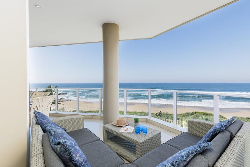 View (from property/room), Balcony/Terrace, Seating area, Sea view
