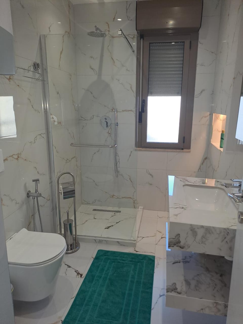 Shower, Toilet, Bathroom, Bath
