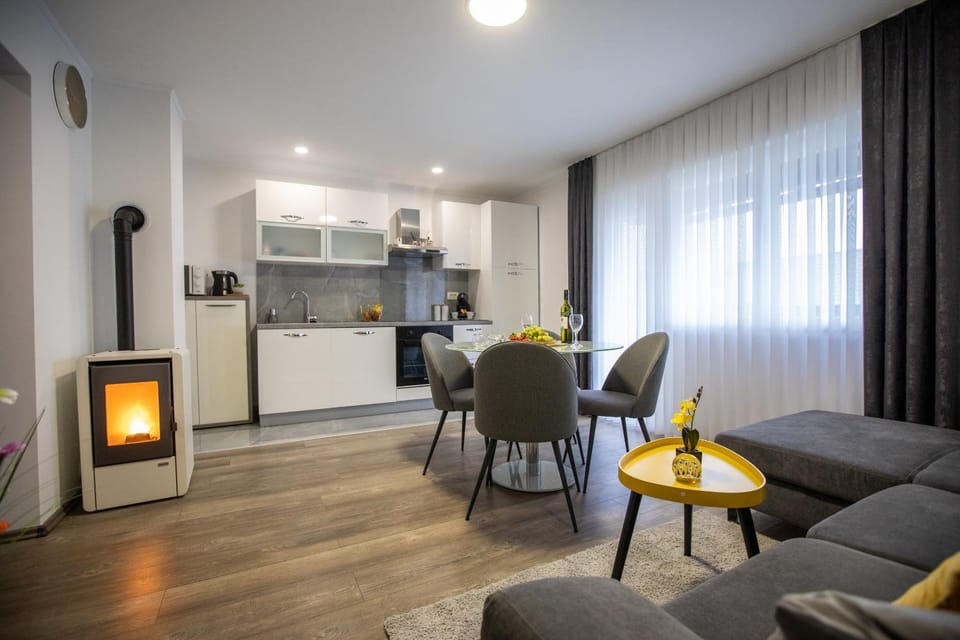 Living room, Dining area