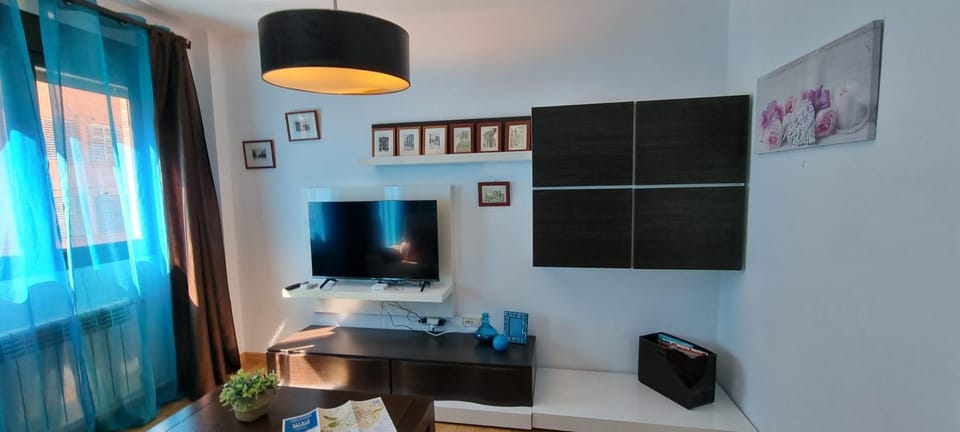 Communal lounge/ TV room, TV and multimedia, Evening entertainment