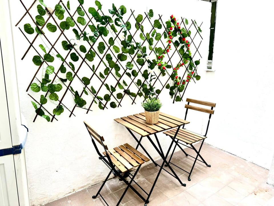 Patio, Day, Balcony/Terrace