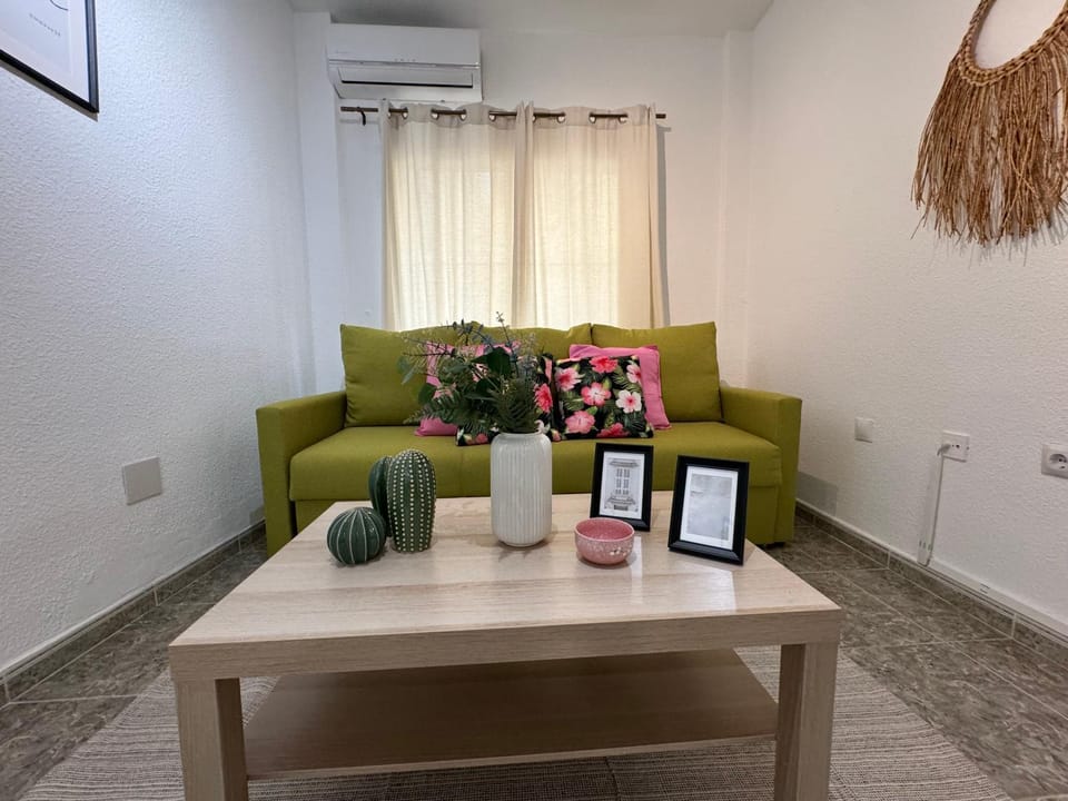 Dining area, internet