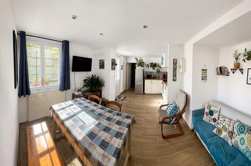 TV and multimedia, Seating area, kitchen