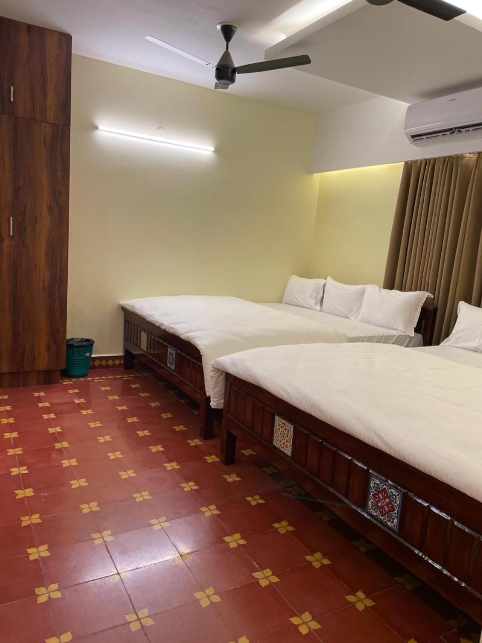 Bed, Bedroom, air conditioner