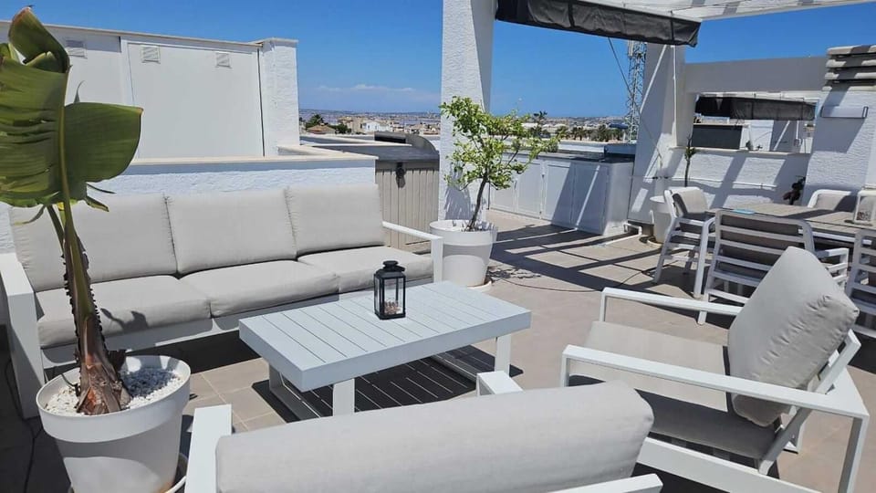 Off site, Balcony/Terrace, Kitchen or kitchenette