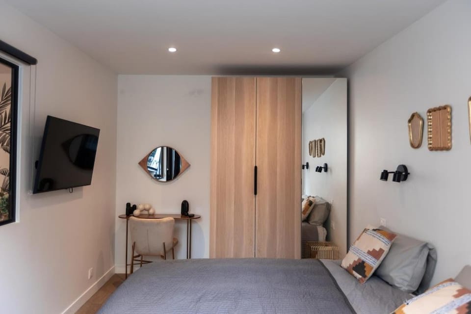 Rez de chausse dans une rue pavee 4 pers Nation Apartment in Paris