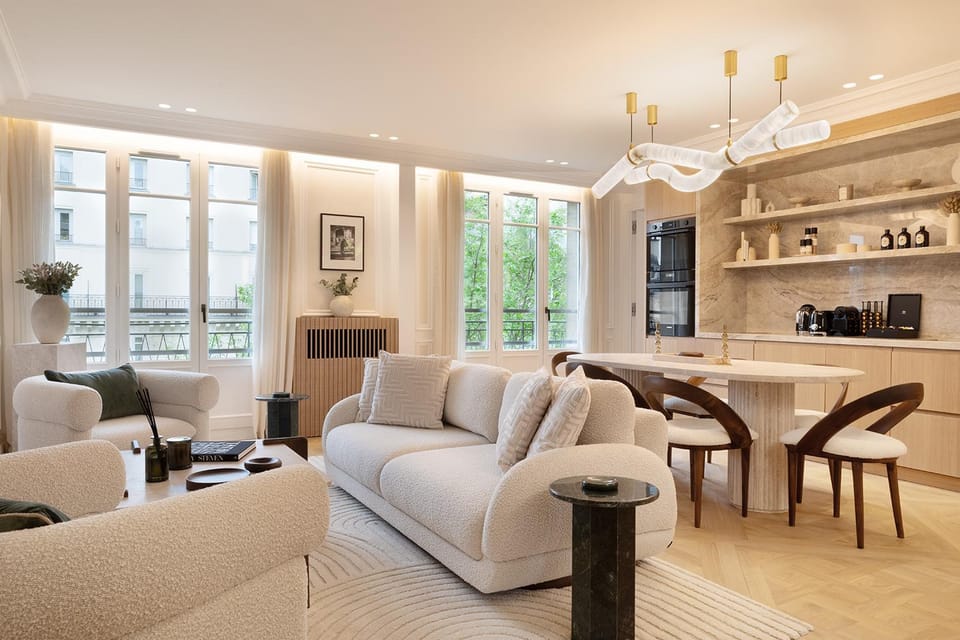 TV and multimedia, Kitchen or kitchenette, Living room, Seating area, Dining area