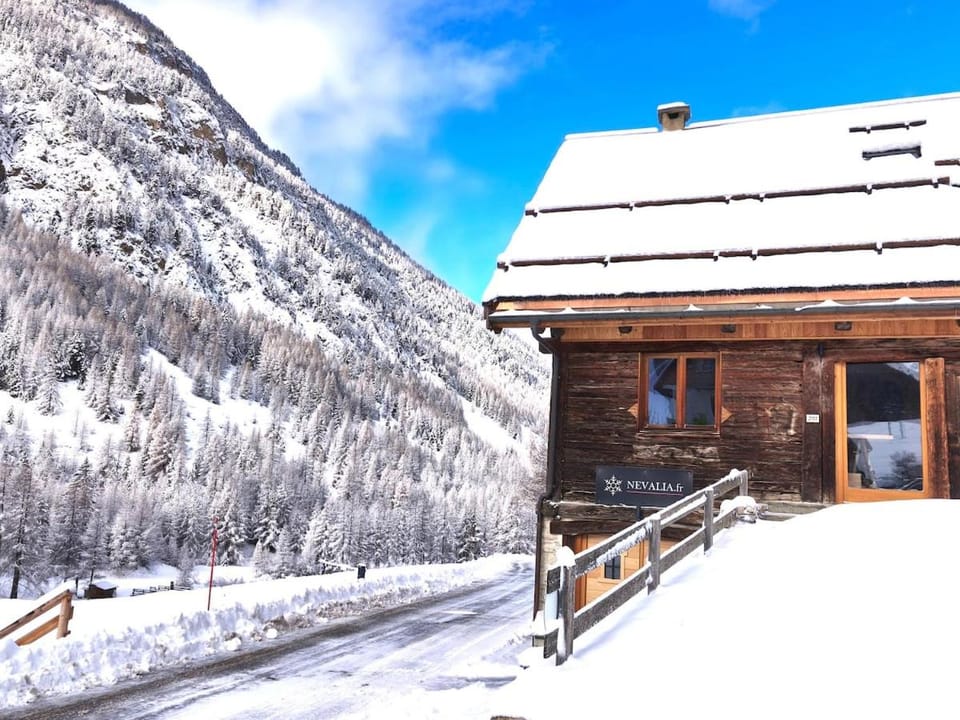Property building, Natural landscape, Mountain view