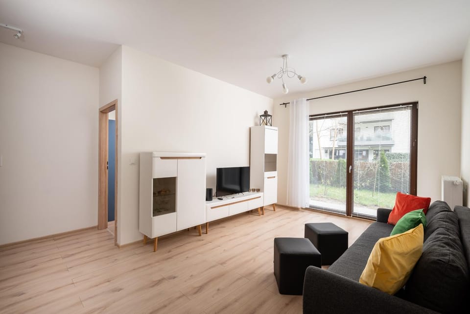 Communal lounge/ TV room, TV and multimedia, Living room, Seating area, Evening entertainment