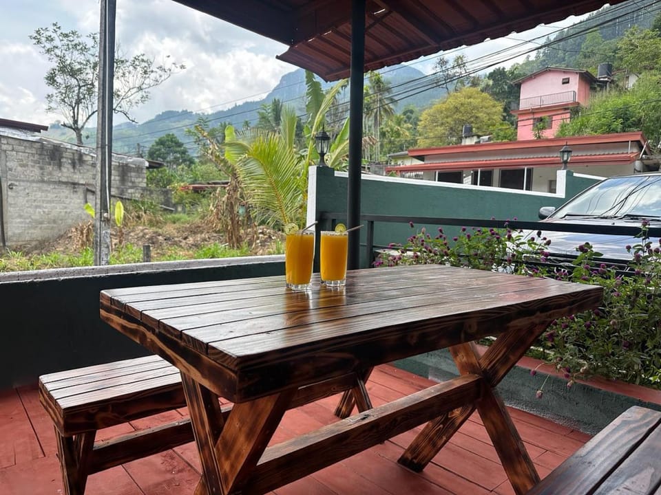 Dining area, Mountain view